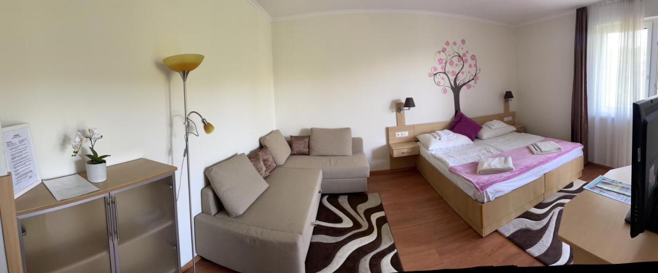 Franci Wellness Apartman 佐洛卡罗斯 外观 照片