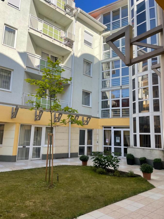 Franci Wellness Apartman 佐洛卡罗斯 外观 照片