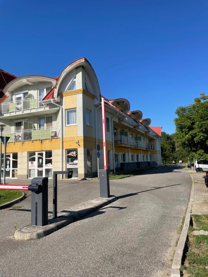Franci Wellness Apartman 佐洛卡罗斯 外观 照片